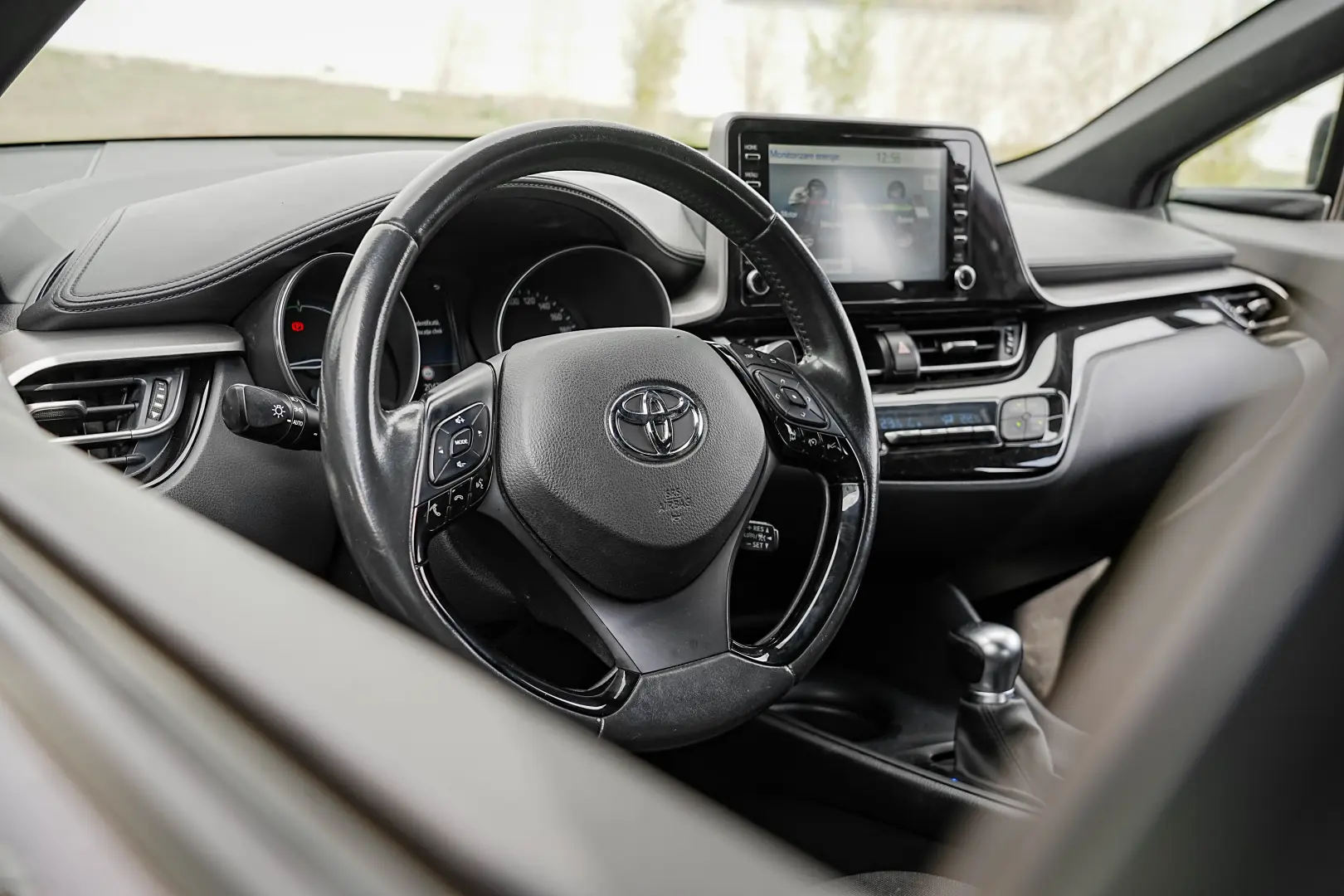 Toyota C-HR 1.8 HSD 122 CP 4x2 CVT Core