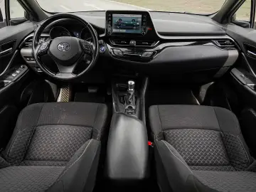 Toyota C-HR 1.8 HSD 122 CP 4x2 CVT Core