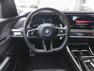 M760 7 Serie M760e xDrive High Executive automat