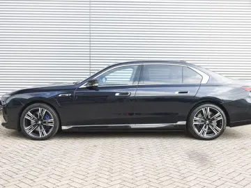 M760 7 Serie M760e xDrive High Executive automat