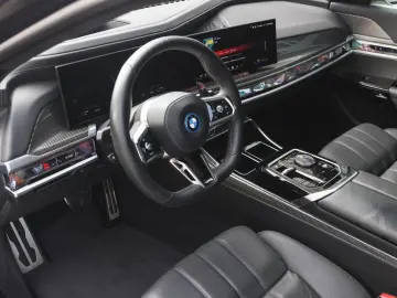 M760 7 Serie M760e xDrive High Executive automat
