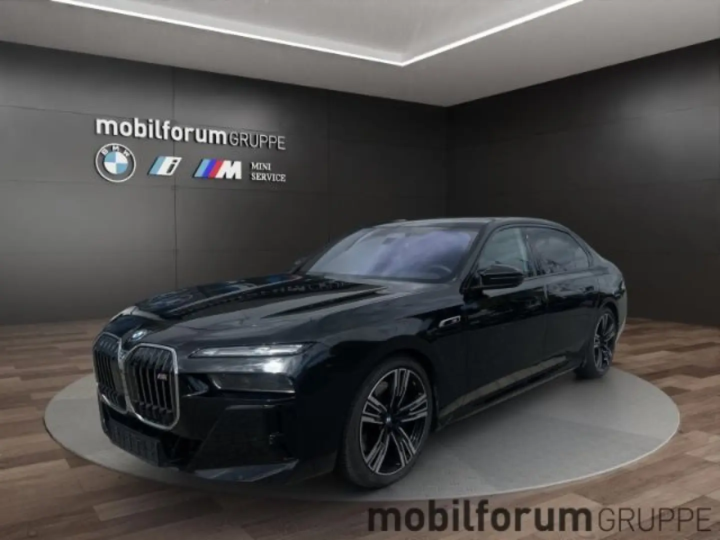 M760 e xDrive M-Sport Lounge Sitze B&W FondEnter