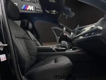 M760 e xDrive M-Sport Lounge Sitze B&W FondEnter
