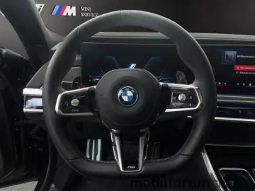 M760 e xDrive M-Sport Lounge Sitze B&W FondEnter
