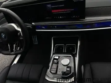M760 e xDrive M-Sport Lounge Sitze B&W FondEnter