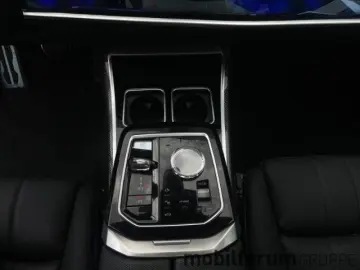 M760 e xDrive M-Sport Lounge Sitze B&W FondEnter