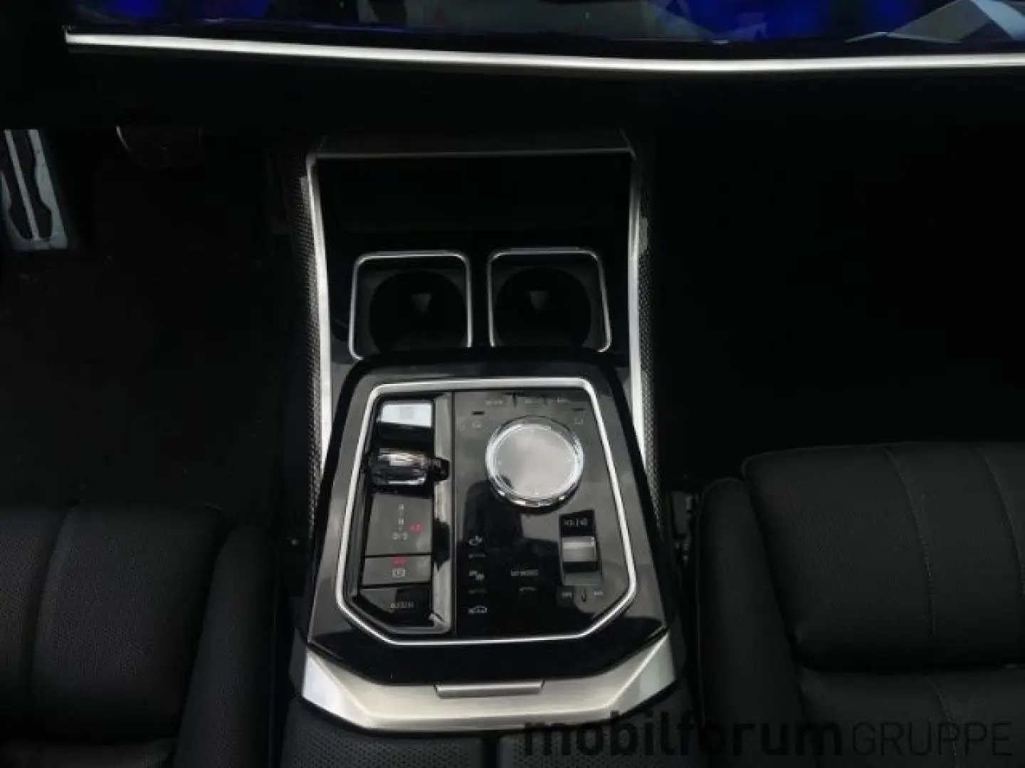 M760 e xDrive M-Sport Lounge Sitze B&W FondEnter