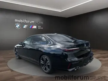 M760 e xDrive M-Sport Lounge Sitze B&W FondEnter