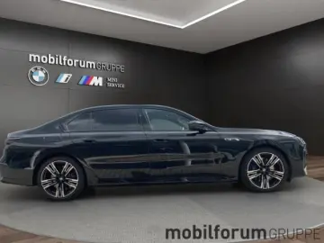 M760 e xDrive M-Sport Lounge Sitze B&W FondEnter