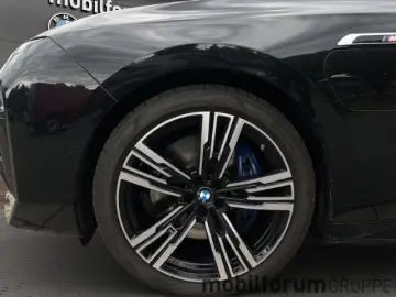 M760 e xDrive M-Sport Lounge Sitze B&W FondEnter