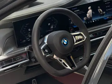 M760 Baureihe 7 Lim M760 e xDrive M-Pack