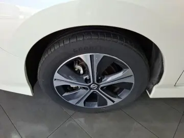 NISSAN LEAF Baterie 40kW   Motor 150CP Tekna