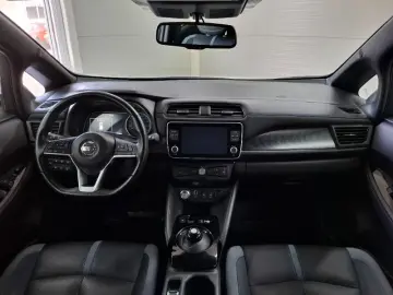 NISSAN LEAF Baterie 40kW / Motor 150CP Tekna