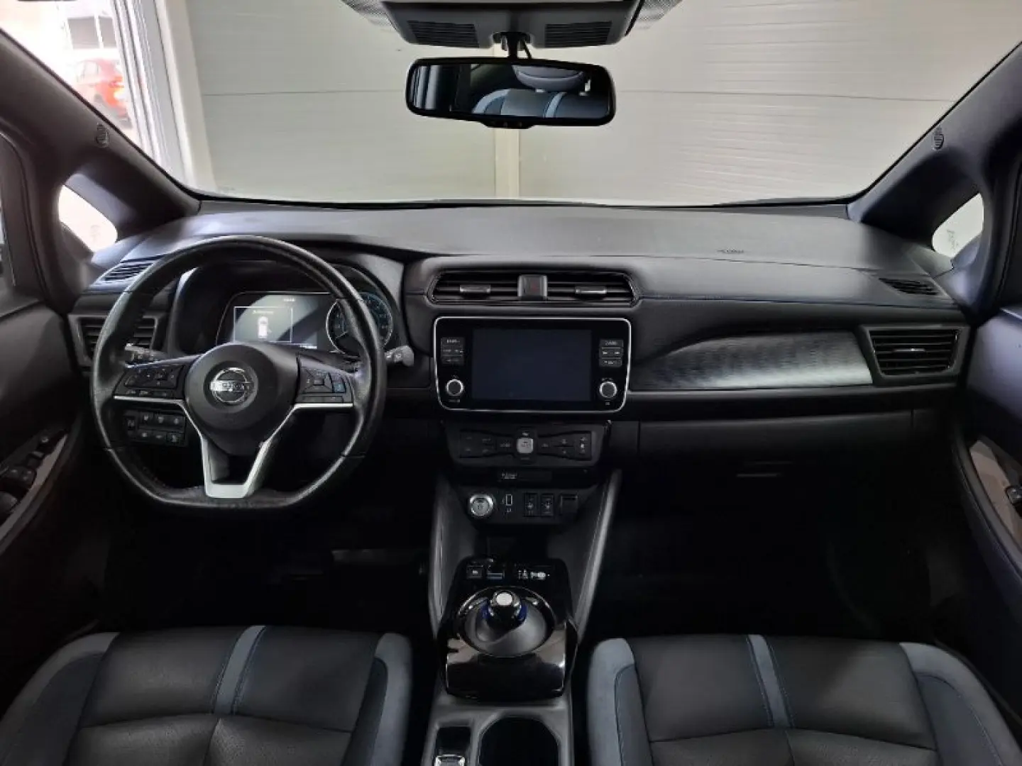 NISSAN LEAF Baterie 40kW / Motor 150CP Tekna