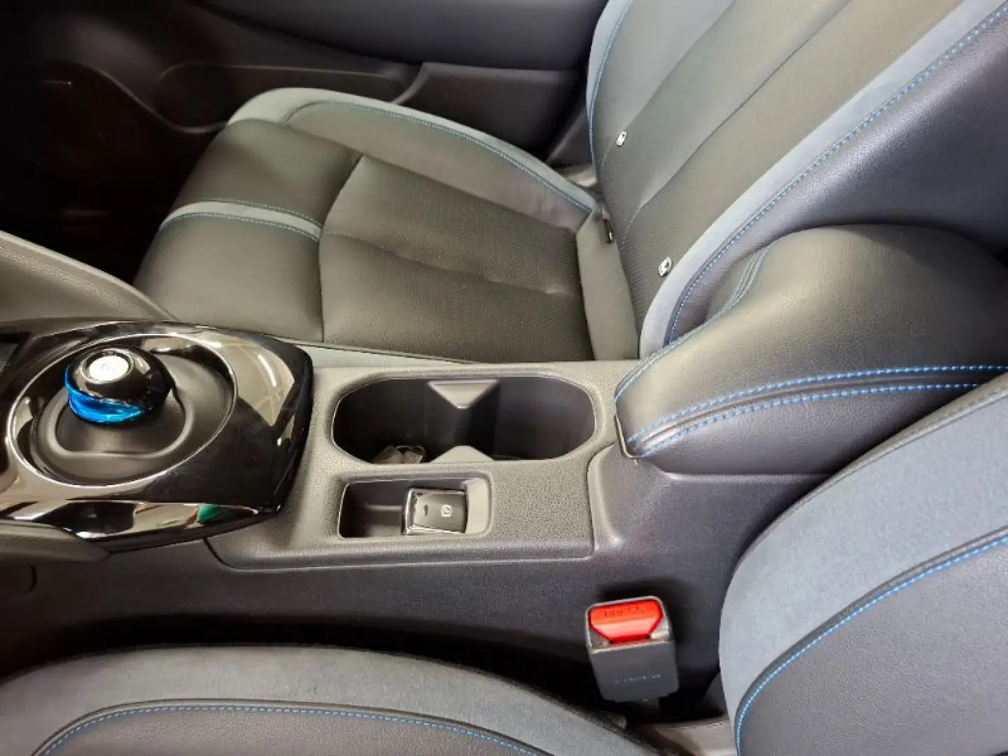NISSAN LEAF Baterie 40kW / Motor 150CP Tekna