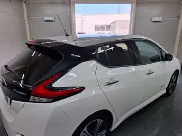 NISSAN LEAF Baterie 40kW / Motor 150CP Tekna