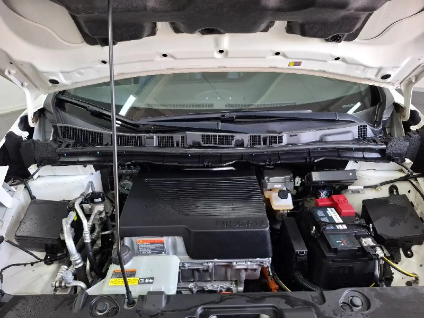 NISSAN LEAF Baterie 40kW / Motor 150CP Tekna