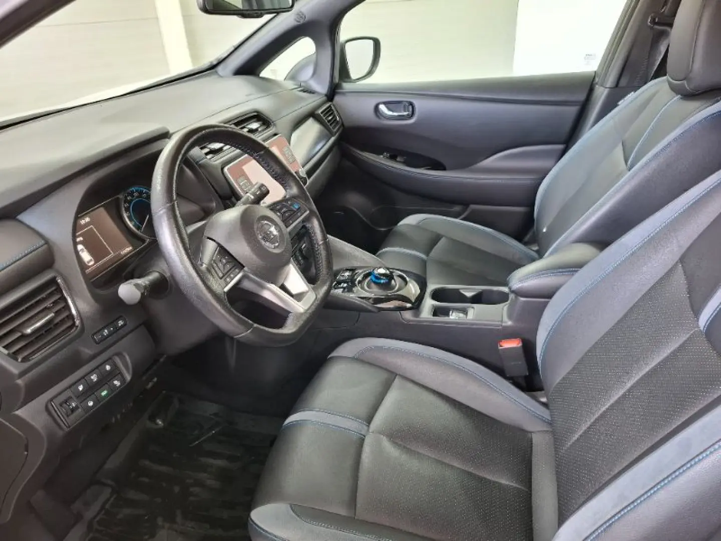 NISSAN LEAF Baterie 40kW / Motor 150CP Tekna