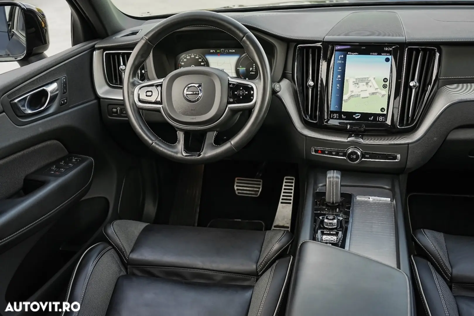 Volvo XC 60 Recharge T8 Twin Engine eAWD R-Design