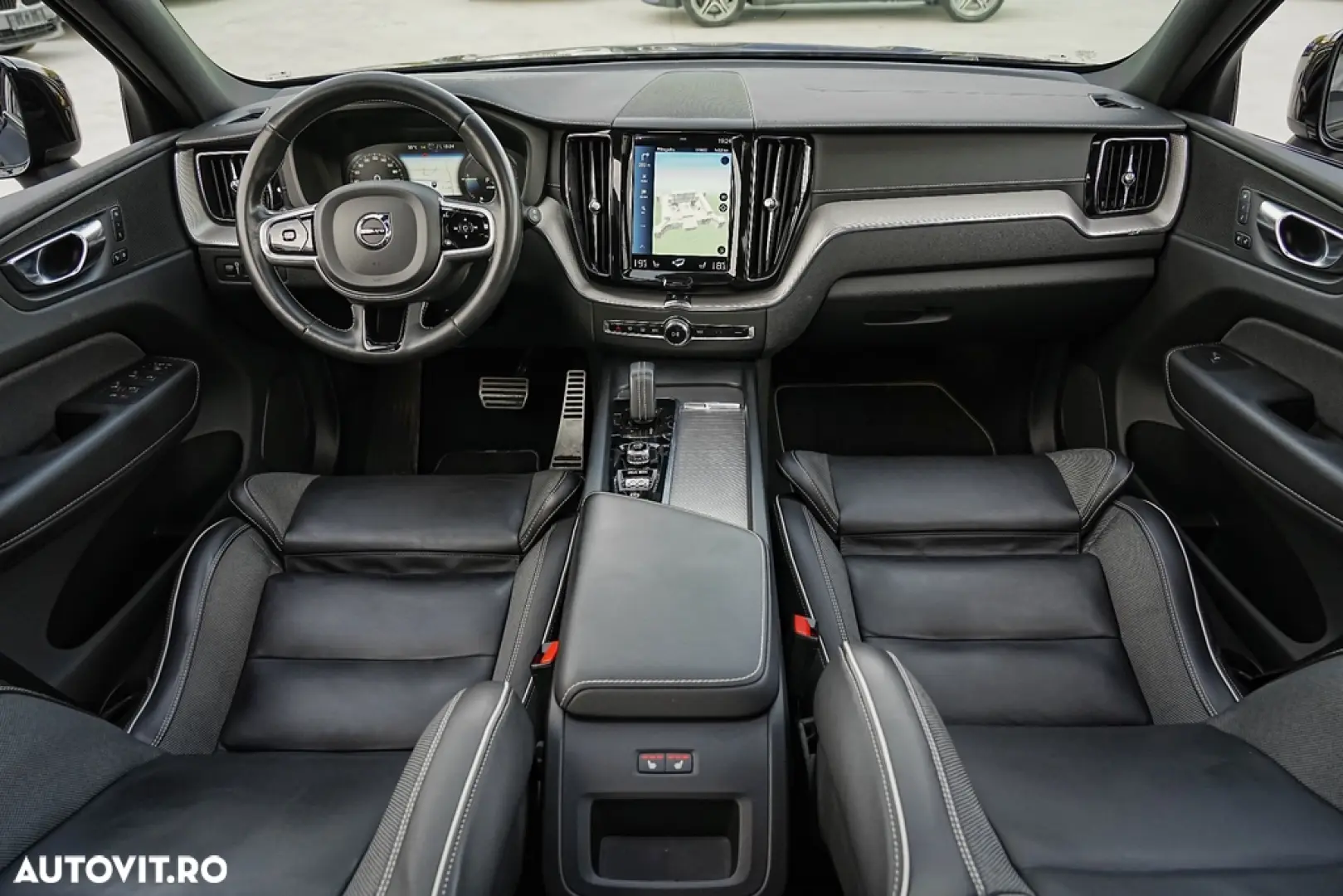 Volvo XC 60 Recharge T8 Twin Engine eAWD R-Design