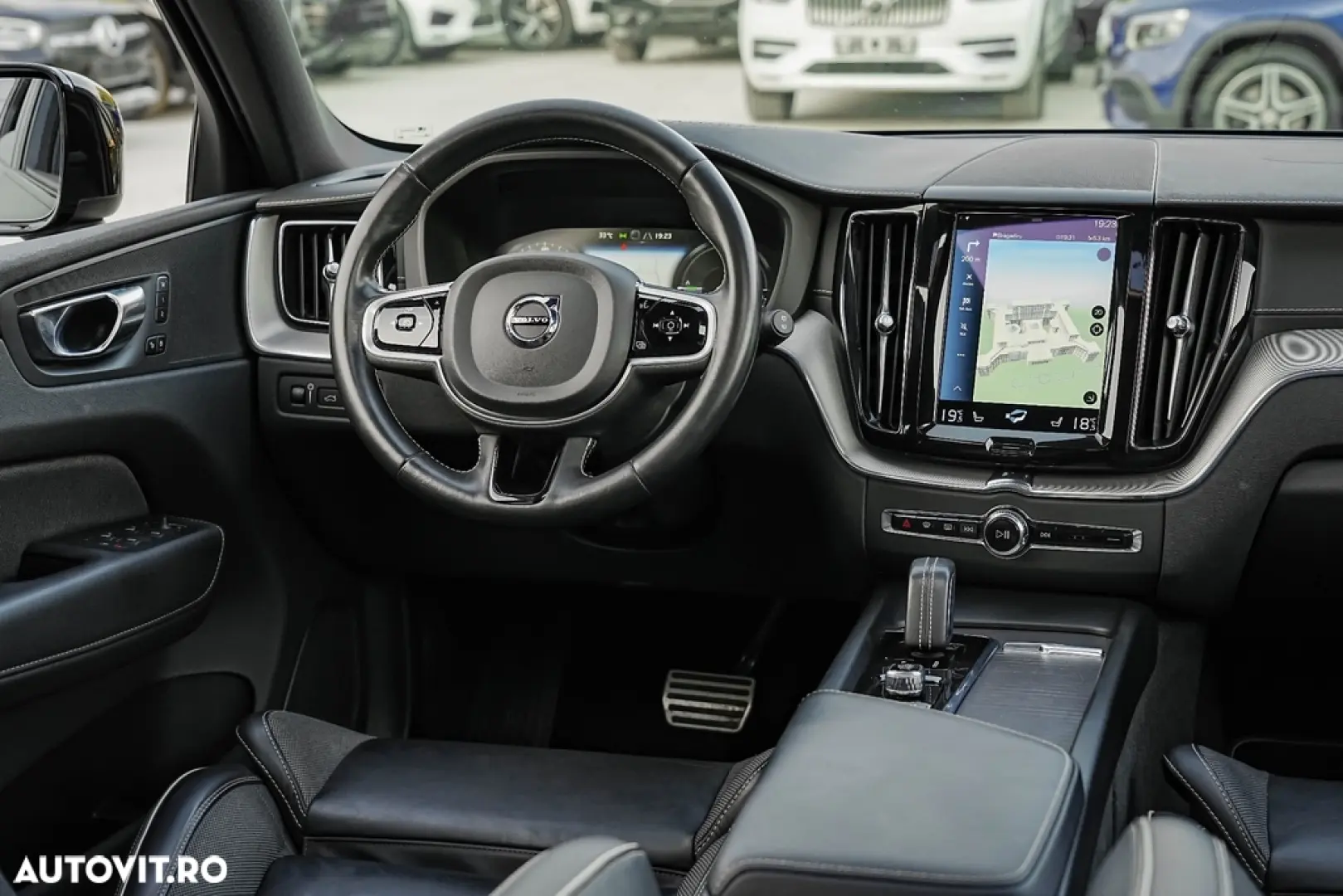 Volvo XC 60 Recharge T8 Twin Engine eAWD R-Design