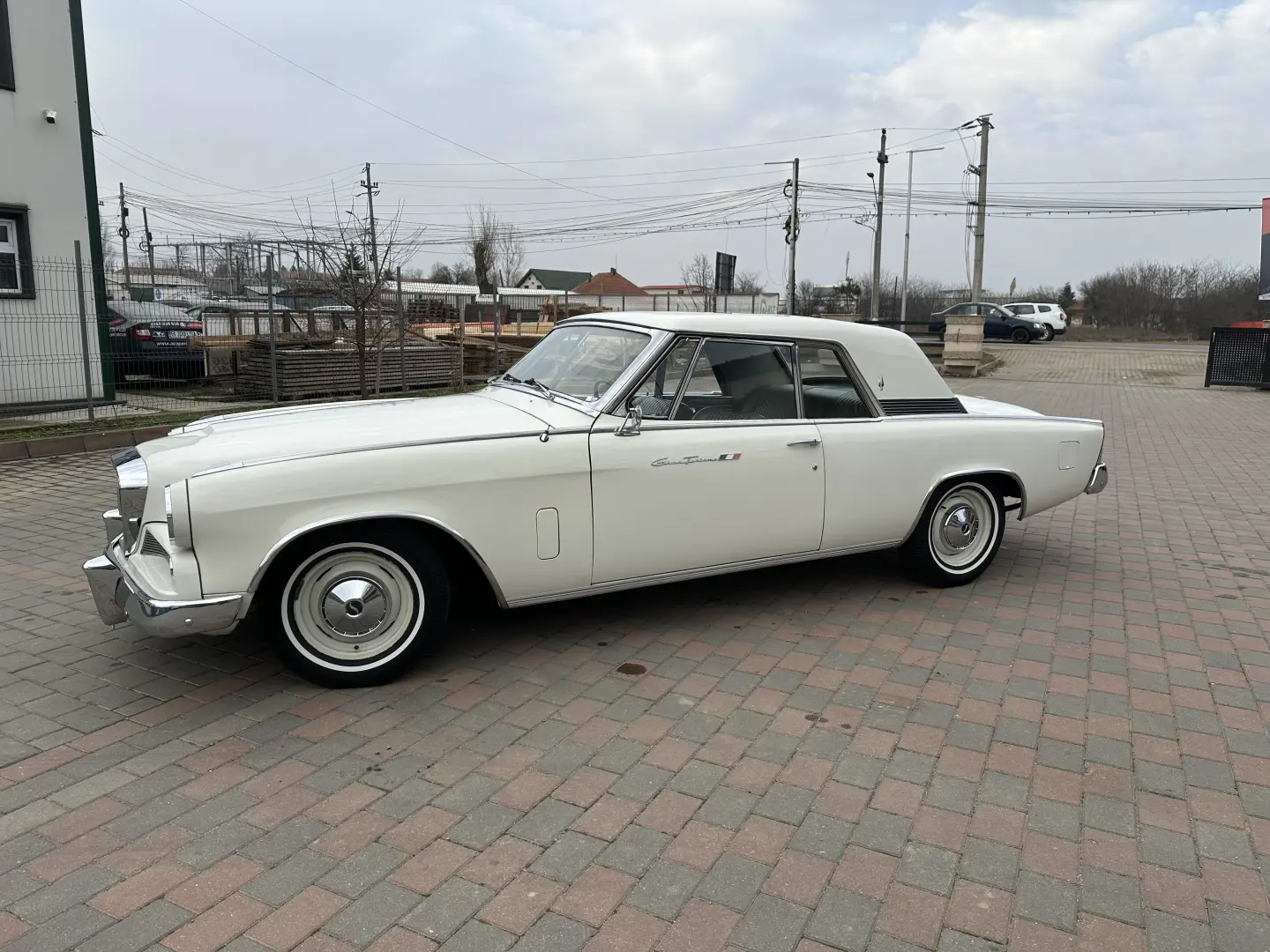 Studebaker Gran Turismo Hawk