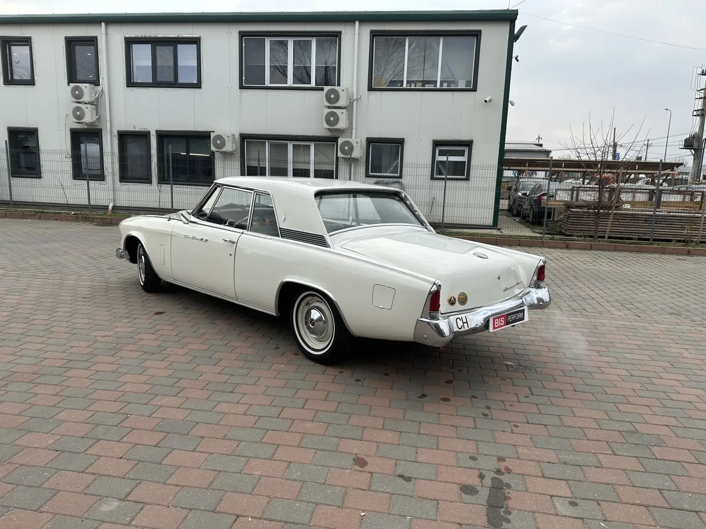 Studebaker Gran Turismo Hawk