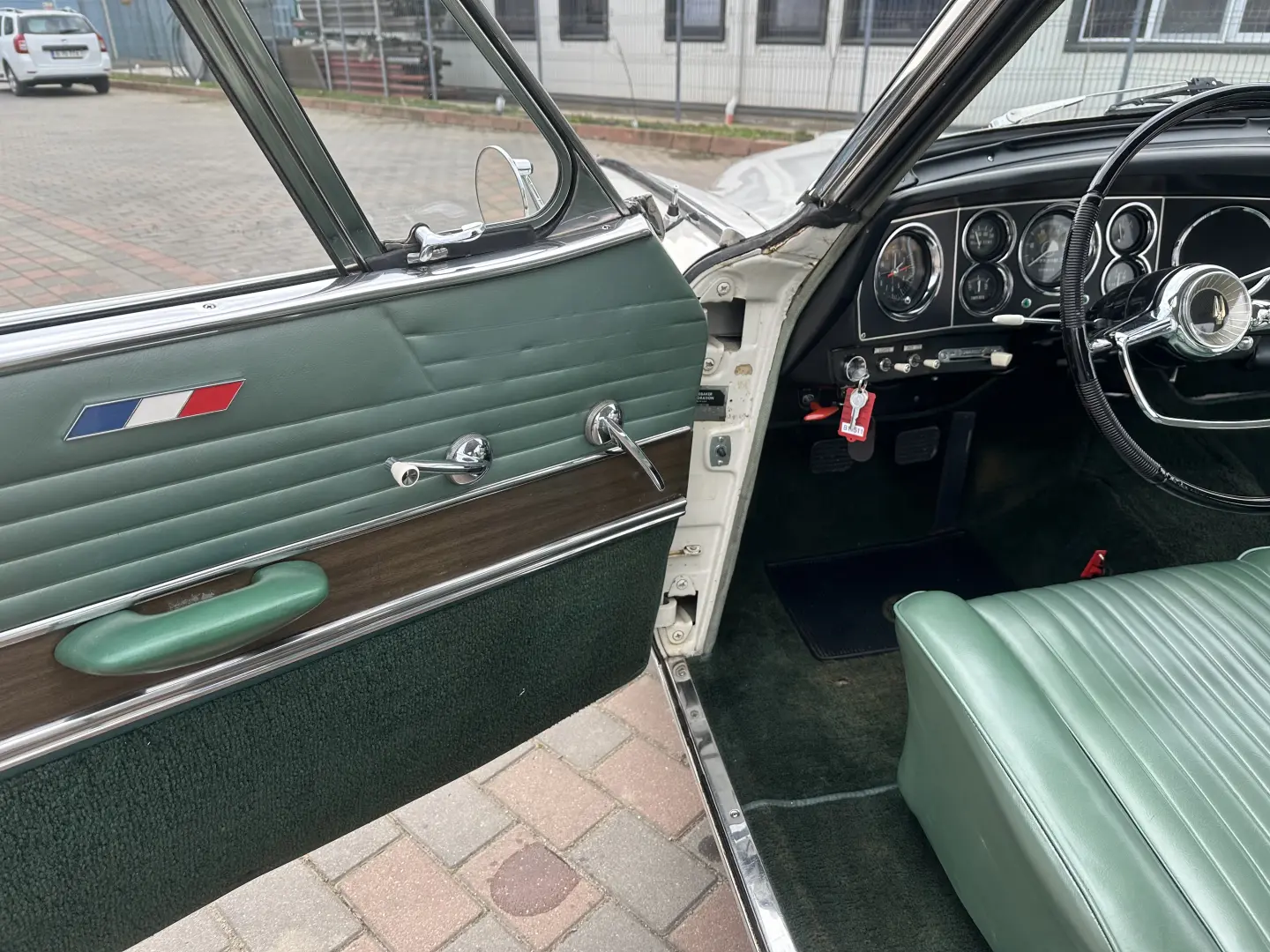 Studebaker Gran Turismo Hawk