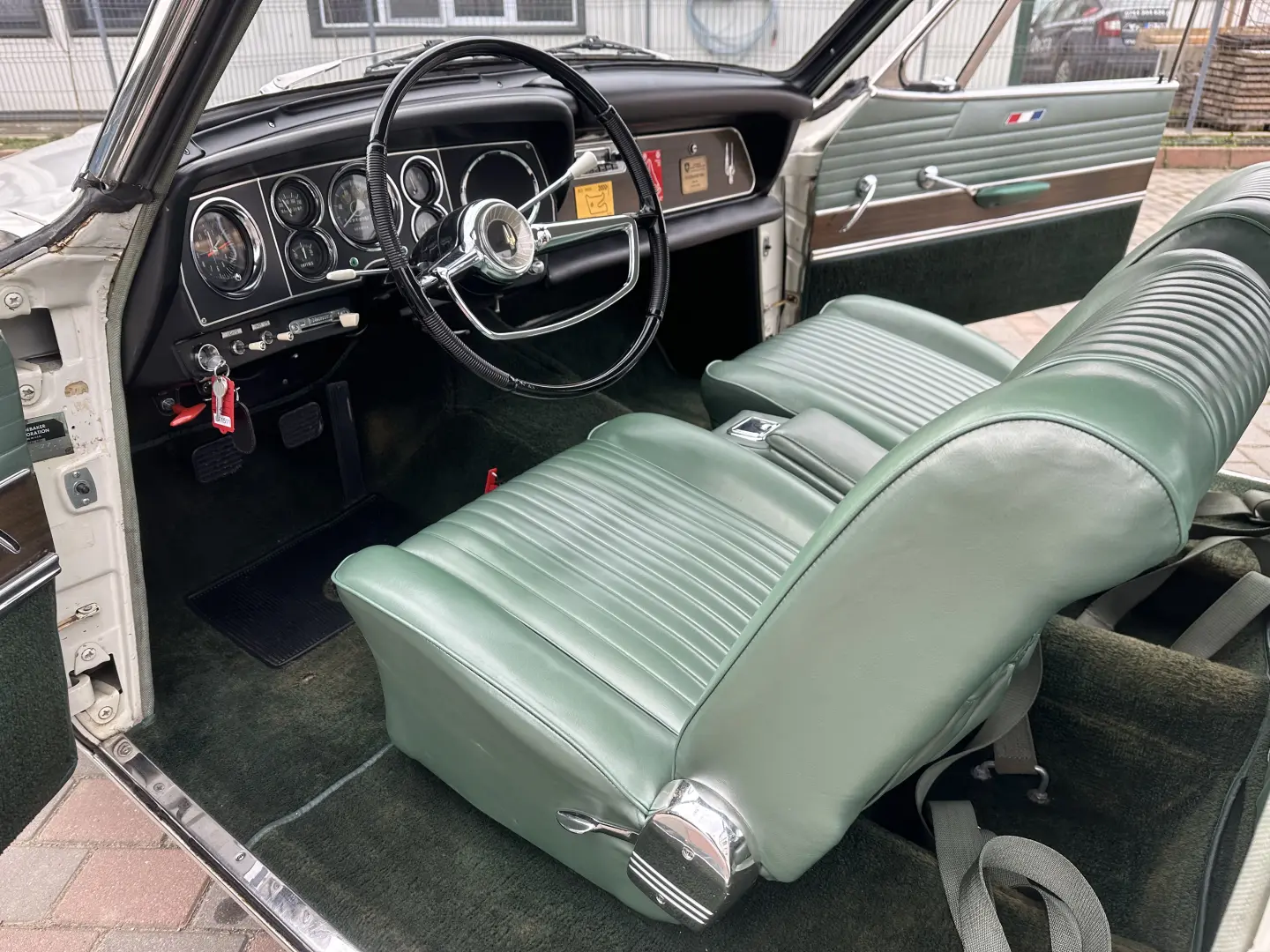 Studebaker Gran Turismo Hawk