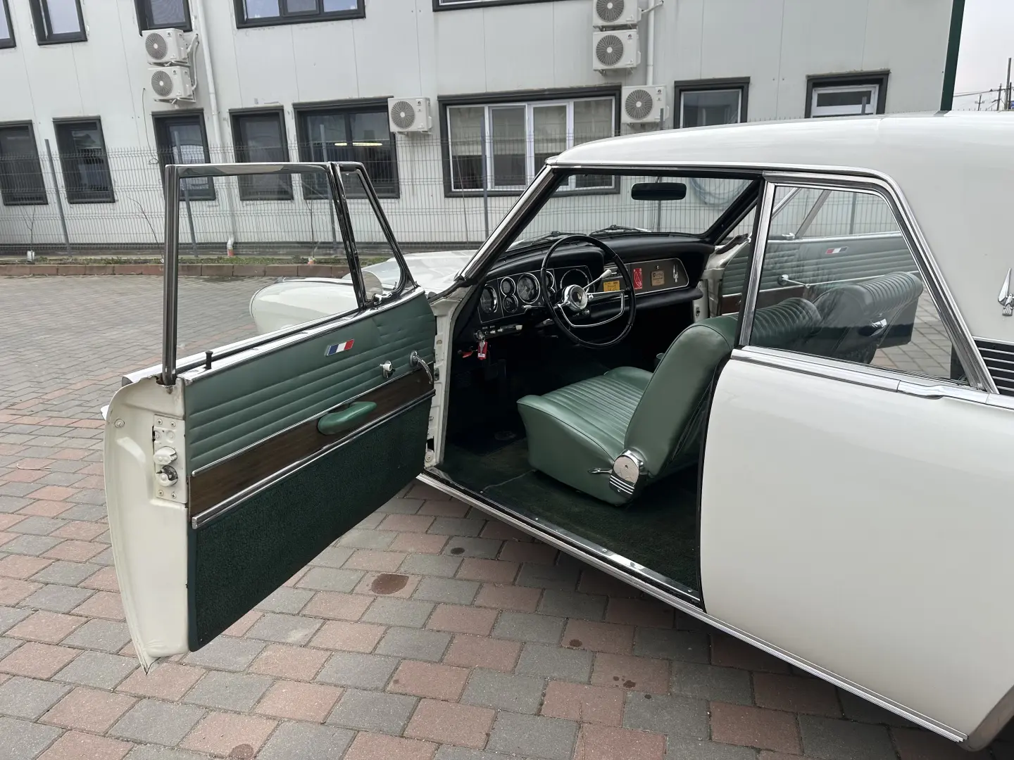 Studebaker Gran Turismo Hawk