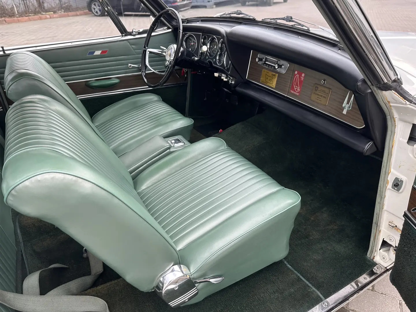 Studebaker Gran Turismo Hawk