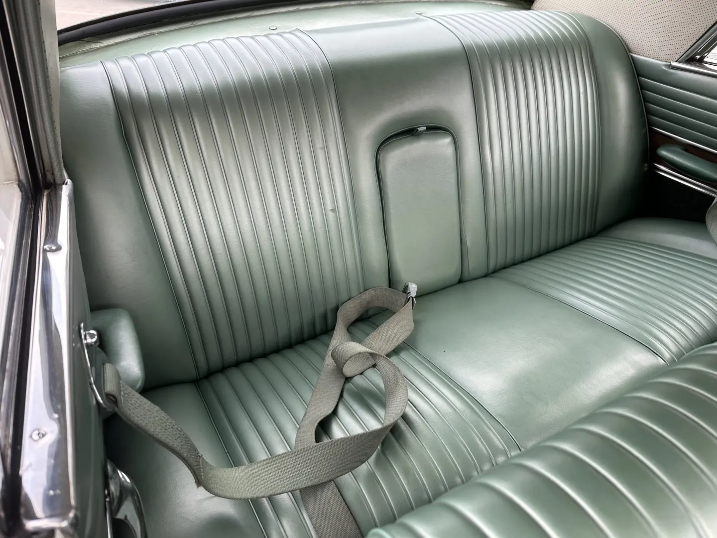 Studebaker Gran Turismo Hawk