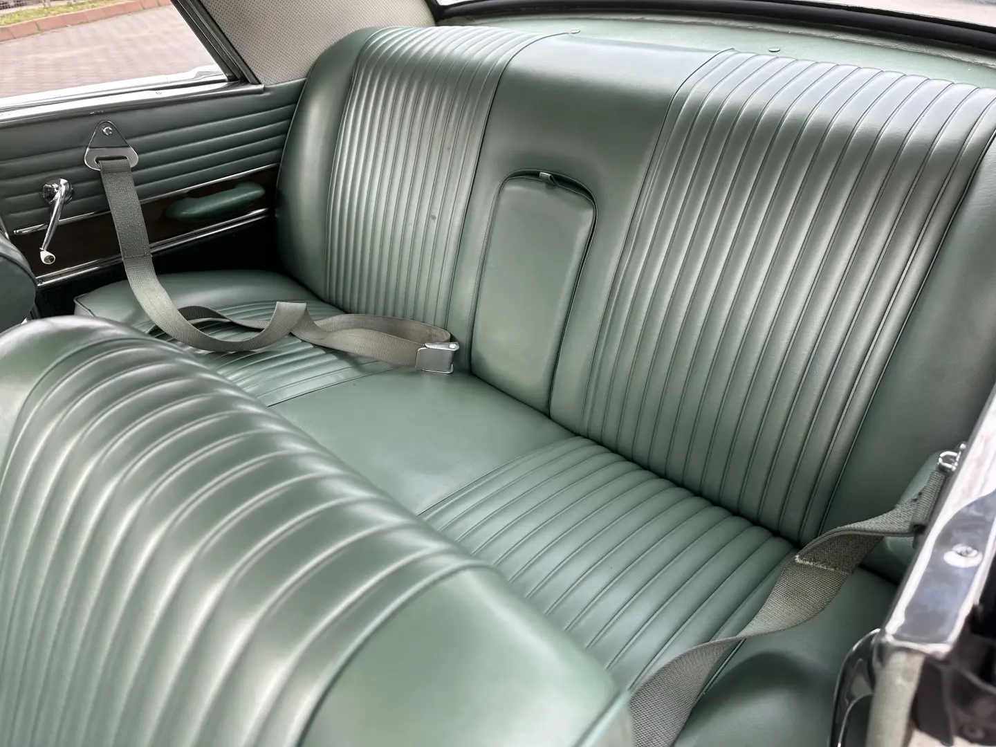Studebaker Gran Turismo Hawk
