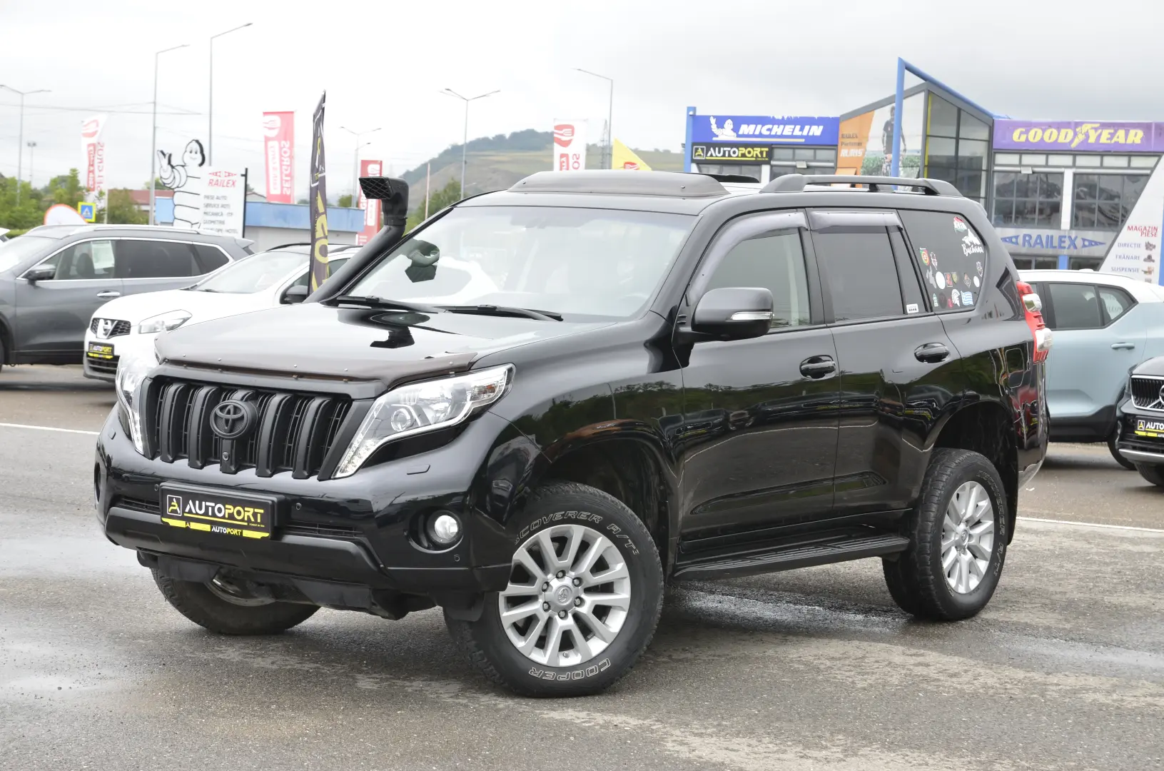 Toyota Land Cruiser 2.8L Turbo 4X4 D-4D TEC Edition 7 Locuri