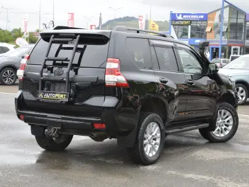 Toyota Land Cruiser 2.8L Turbo 4X4 D-4D TEC Edition 7 Locuri