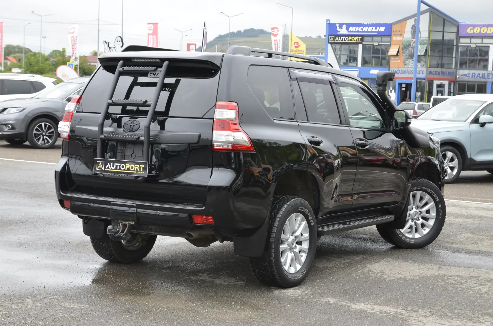 Toyota Land Cruiser 2.8L Turbo 4X4 D-4D TEC Edition 7 Locuri