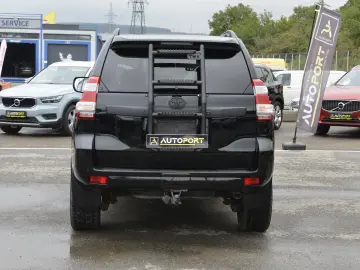 Toyota Land Cruiser 2.8L Turbo 4X4 D-4D TEC Edition 7 Locuri