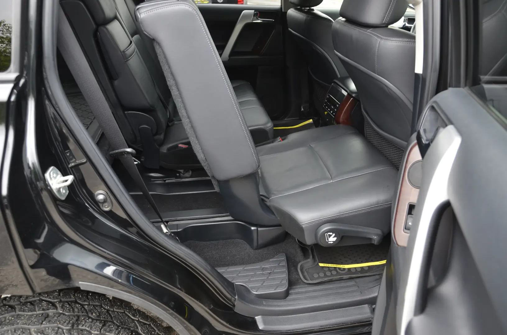 Toyota Land Cruiser 2.8L Turbo 4X4 D-4D TEC Edition 7 Locuri
