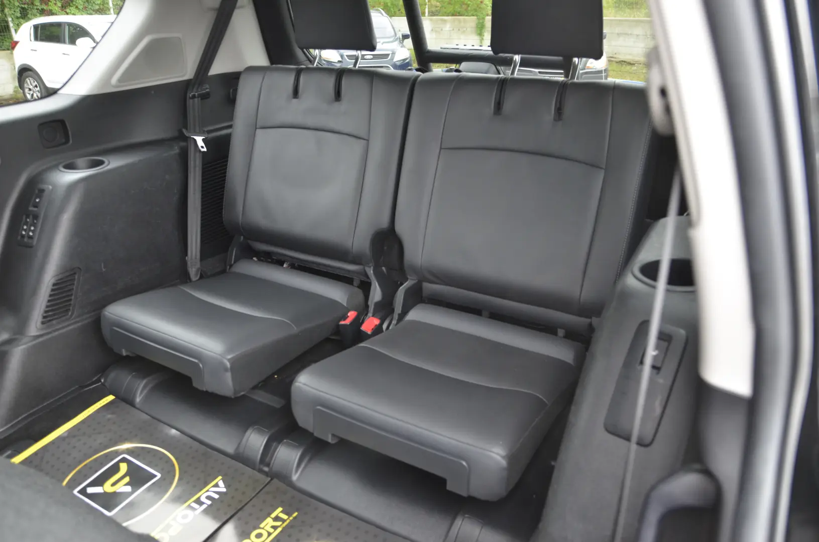 Toyota Land Cruiser 2.8L Turbo 4X4 D-4D TEC Edition 7 Locuri