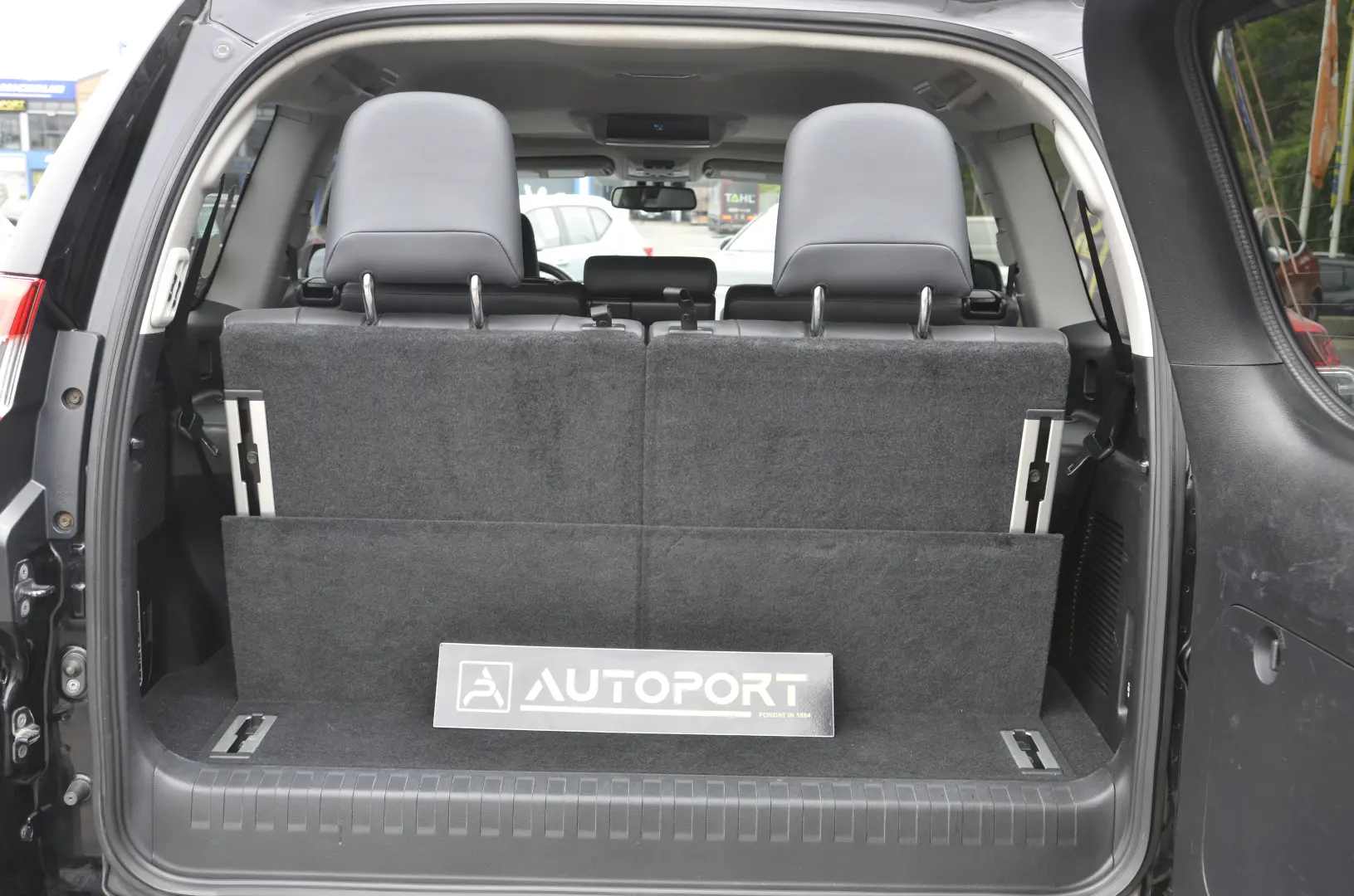 Toyota Land Cruiser 2.8L Turbo 4X4 D-4D TEC Edition 7 Locuri