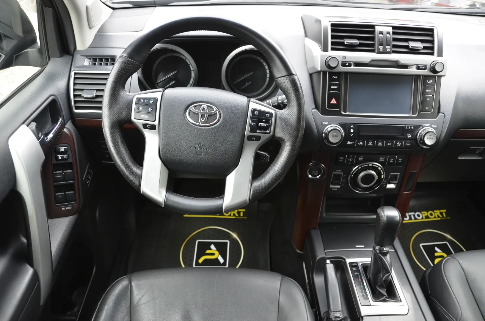 Toyota Land Cruiser 2.8L Turbo 4X4 D-4D TEC Edition 7 Locuri