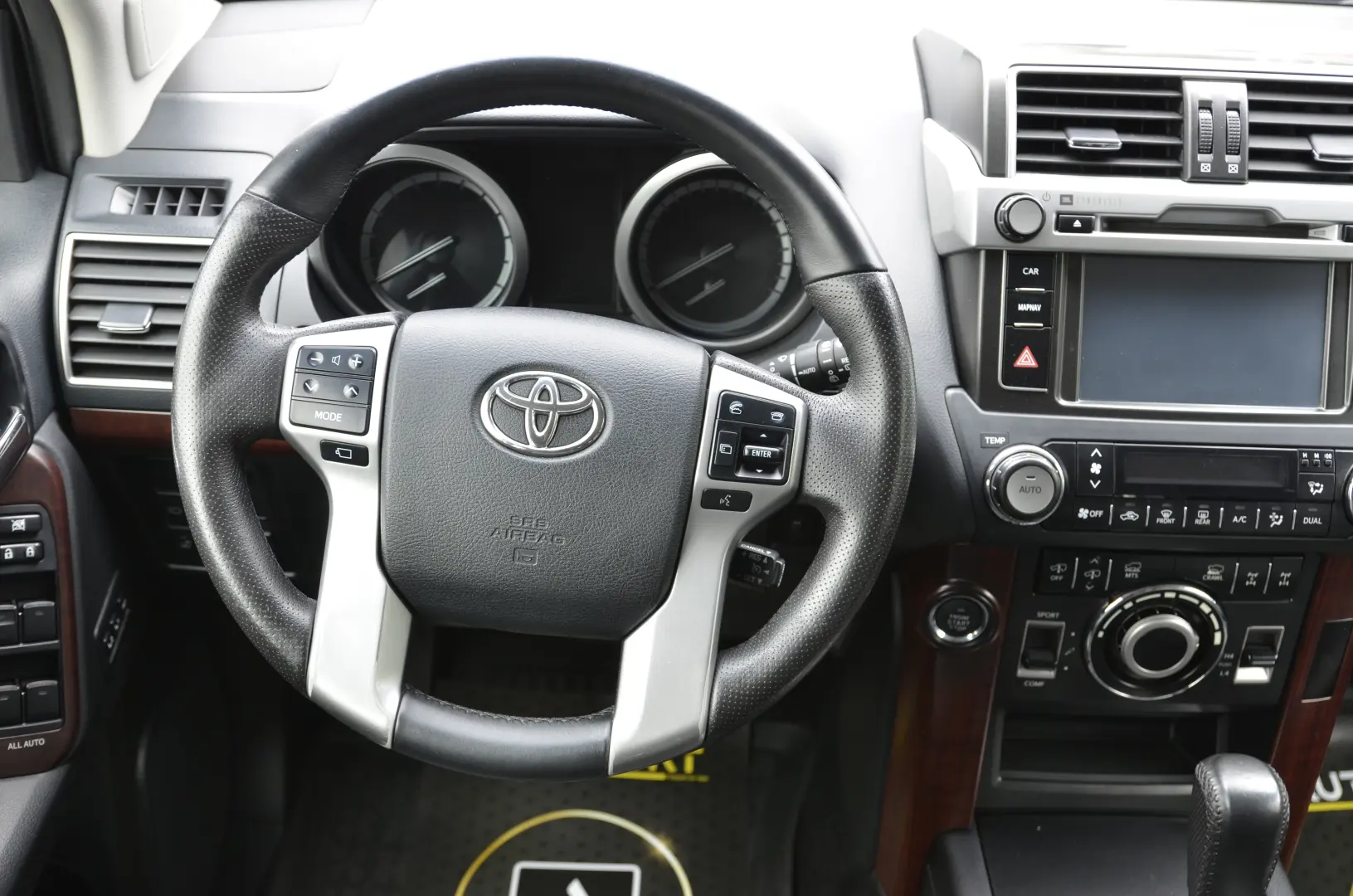 Toyota Land Cruiser 2.8L Turbo 4X4 D-4D TEC Edition 7 Locuri