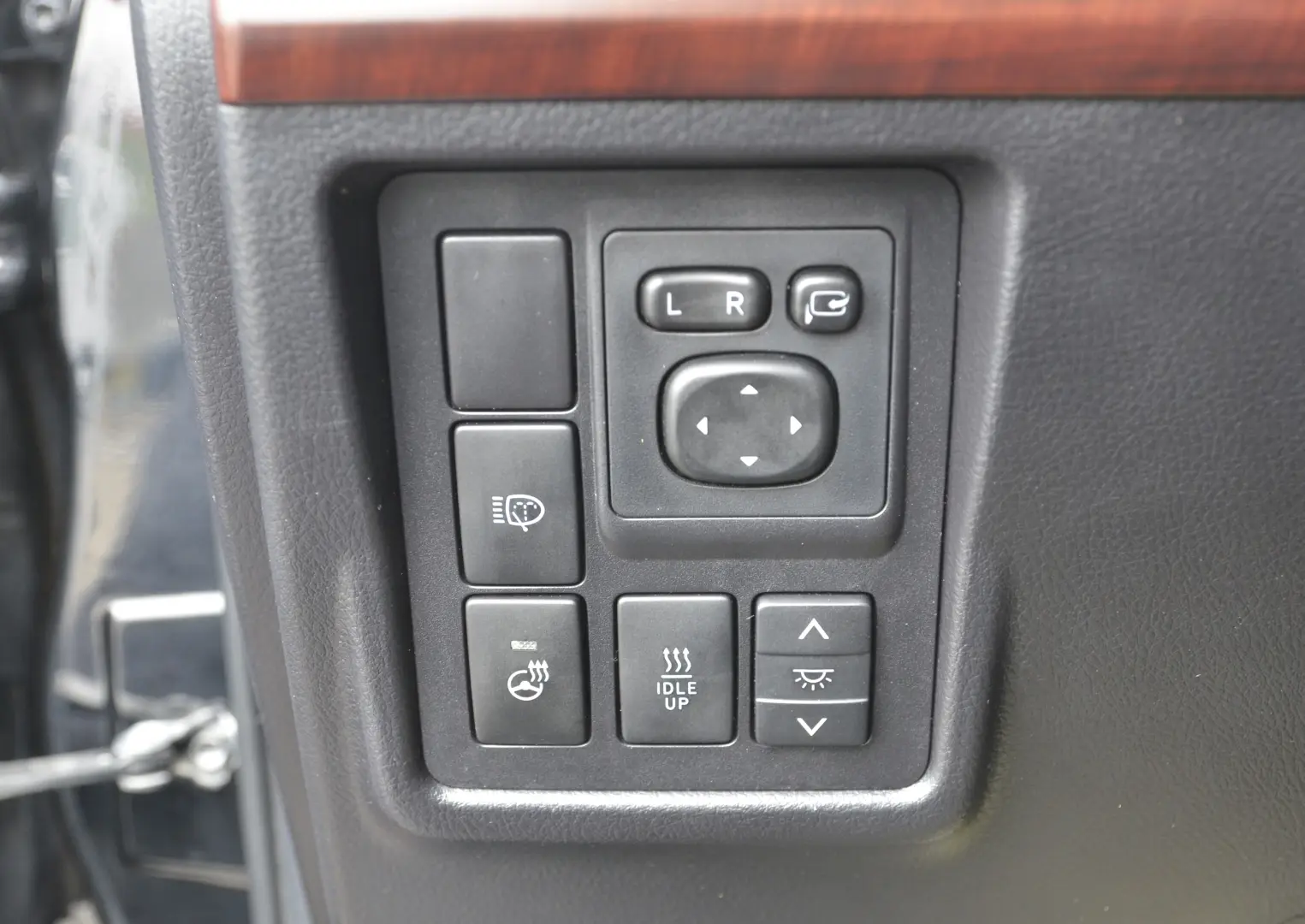 Toyota Land Cruiser 2.8L Turbo 4X4 D-4D TEC Edition 7 Locuri
