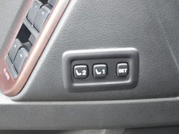 Toyota Land Cruiser 2.8L Turbo 4X4 D-4D TEC Edition 7 Locuri