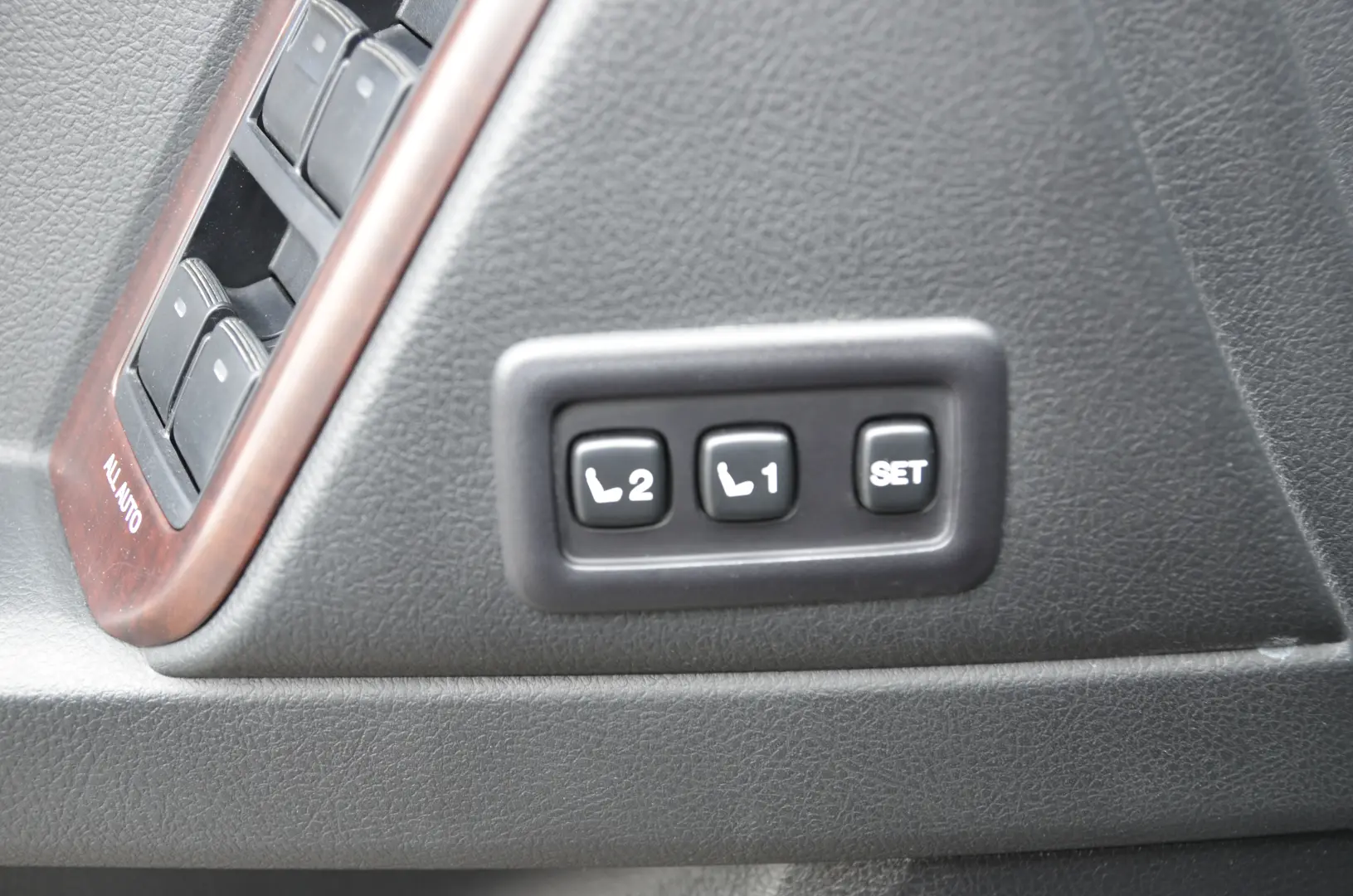 Toyota Land Cruiser 2.8L Turbo 4X4 D-4D TEC Edition 7 Locuri
