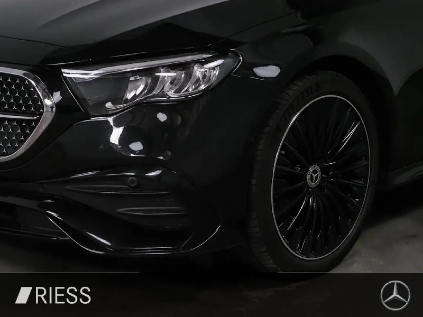 E 300 de AMG ADVANCED SUPERSCREEN 20'' NIGHT DIS