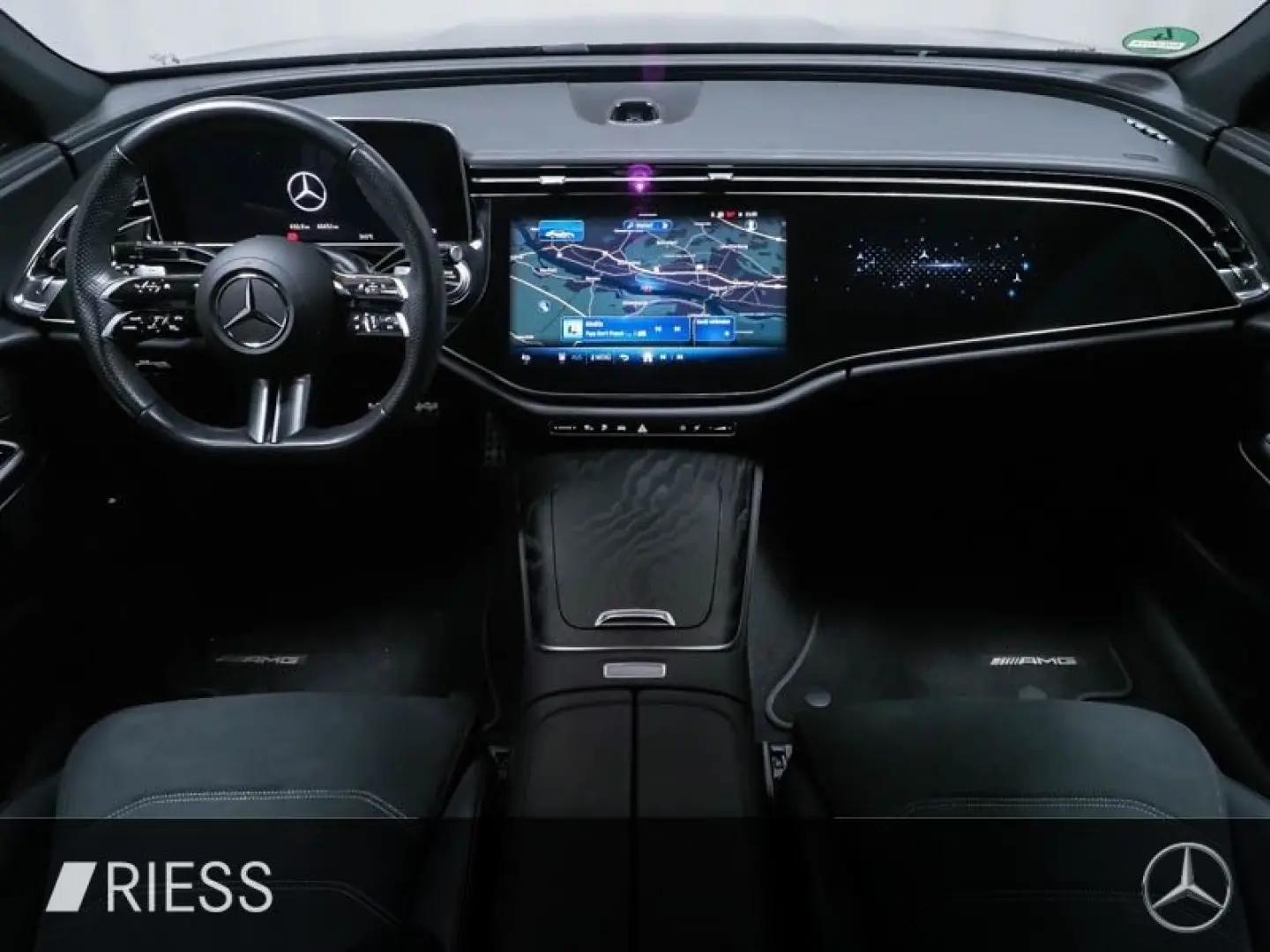 E 300 de AMG ADVANCED SUPERSCREEN 20'' NIGHT DIS