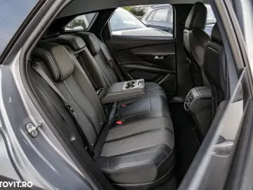 Peugeot 3008 Hybrid 225 e-EAT8 Allure Pack