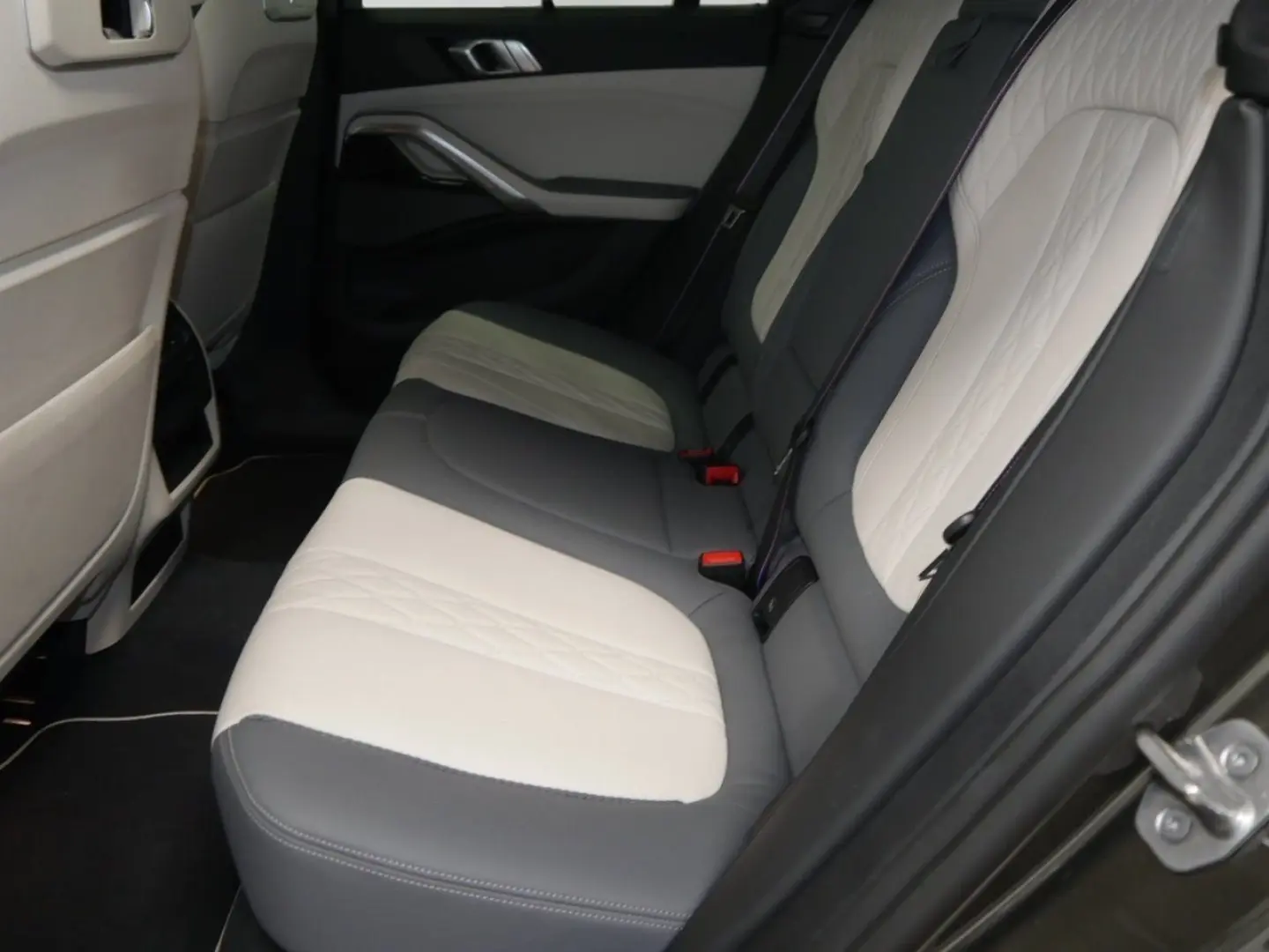 X6 M60i xDrive M Sport Pro|AHK|Pano|Autobahnass.