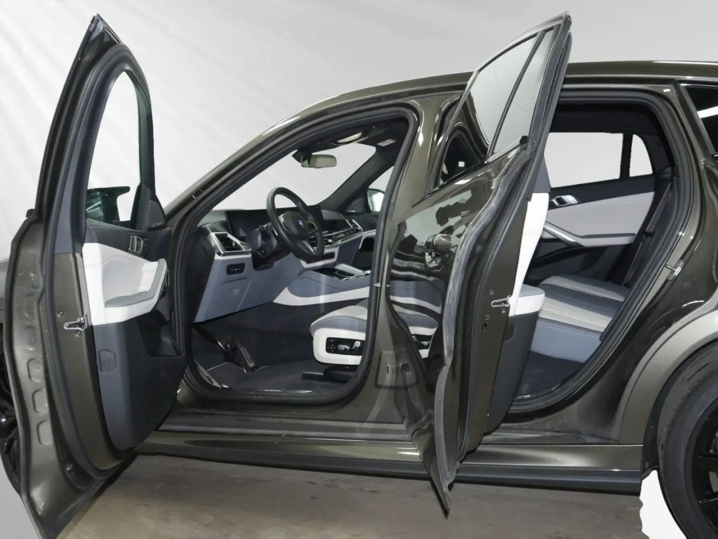 X6 M60i xDrive M Sport Pro|AHK|Pano|Autobahnass.